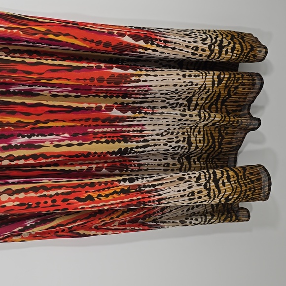 {Peter Nygard} Women's Button Front Animal Print Skirt - Size 10 - Picture 8 of 11